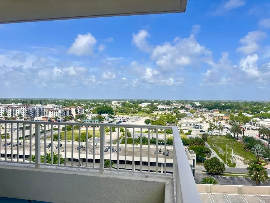 625 Casa Loma Boulevard Boynton Beach FL 33435
