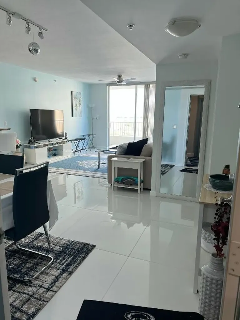 625 Casa Loma Boulevard Boynton Beach FL 33435