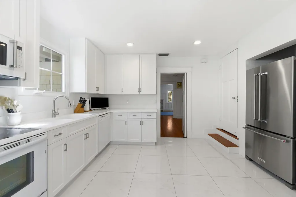 141 Chilean Avenue Palm Beach FL 33480