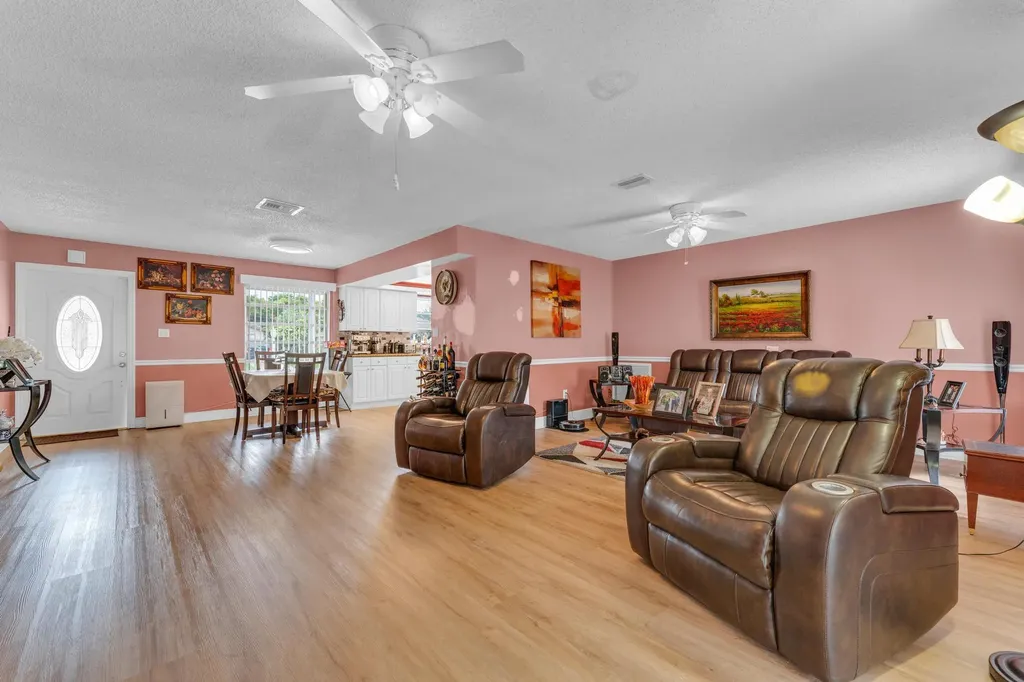 2745 Cambridge Road Lake Worth FL 33462