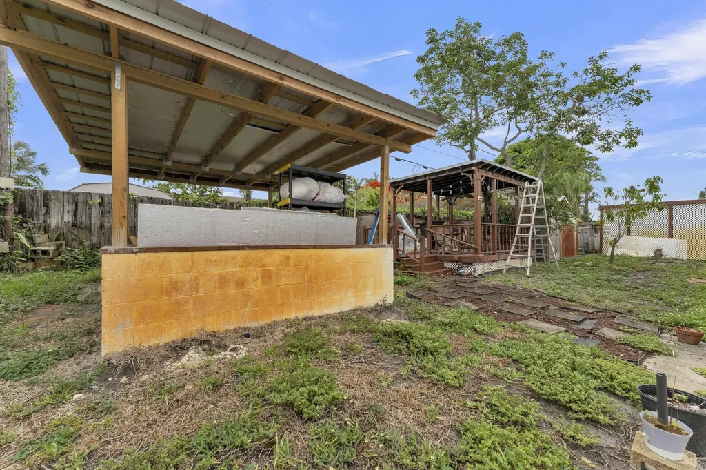 2745 Cambridge Road Lake Worth FL 33462