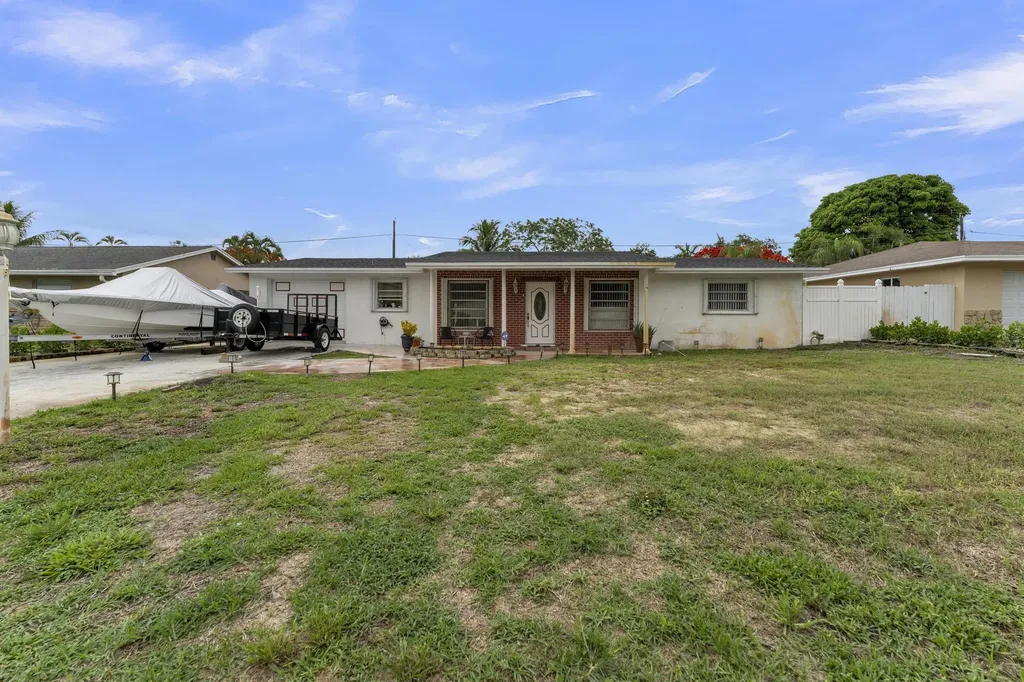 2745 Cambridge Road Lake Worth FL 33462