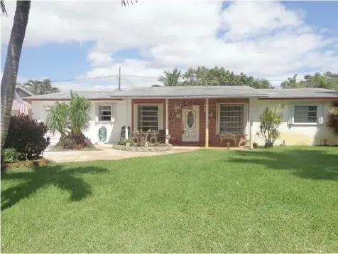 2745 Cambridge Road Lake Worth FL 33462
