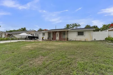 2745 Cambridge Road Lake Worth FL 33462