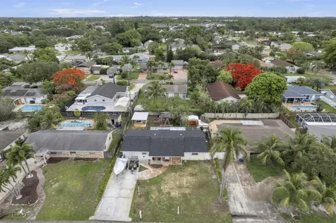 2745 Cambridge Road Lake Worth FL 33462