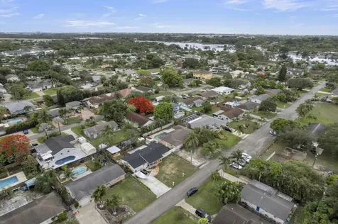2745 Cambridge Road Lake Worth FL 33462
