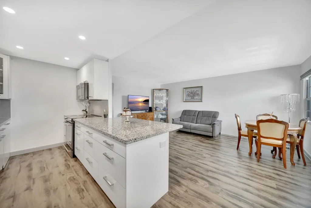 4063 Exeter D Boca Raton FL 33434