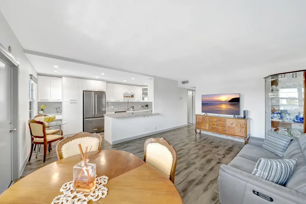 4063 Exeter D Boca Raton FL 33434