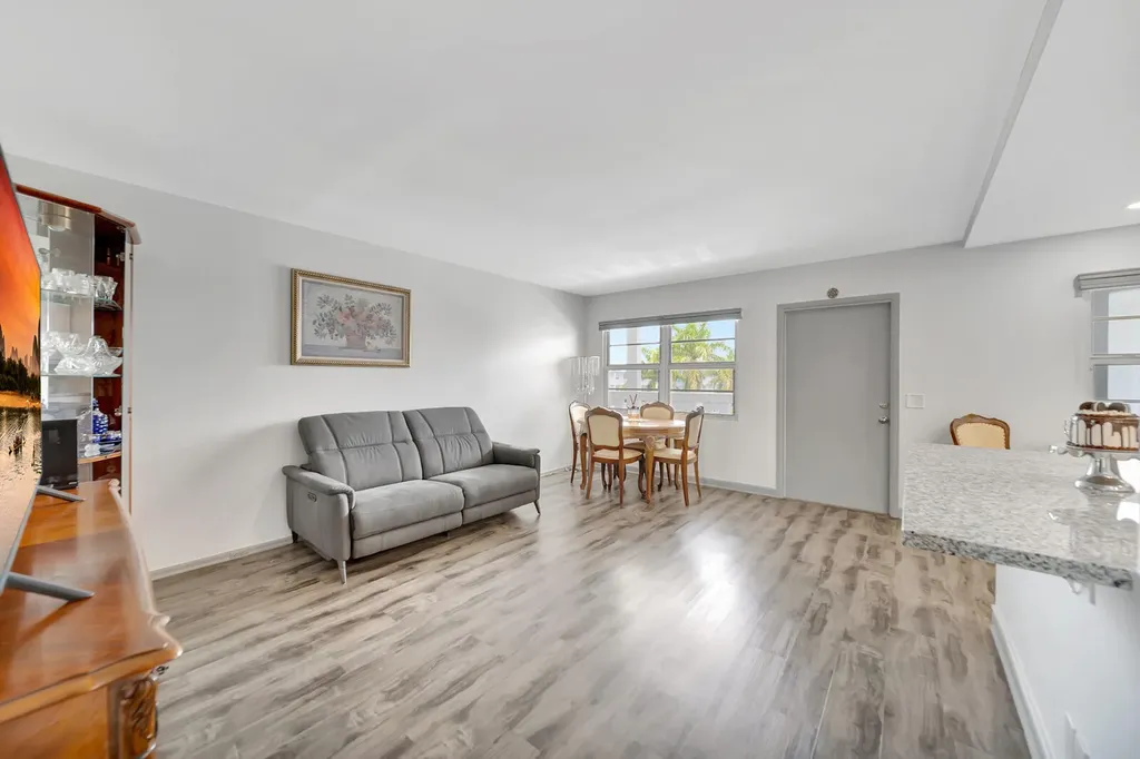 4063 Exeter D Boca Raton FL 33434