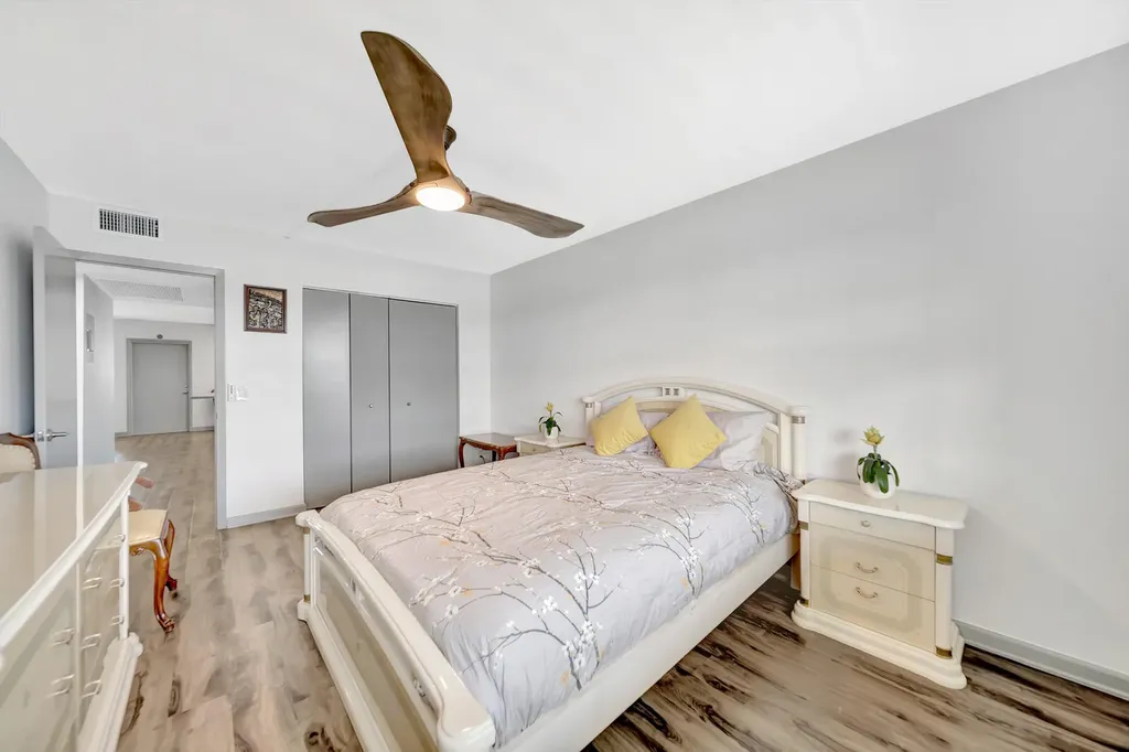 4063 Exeter D Boca Raton FL 33434