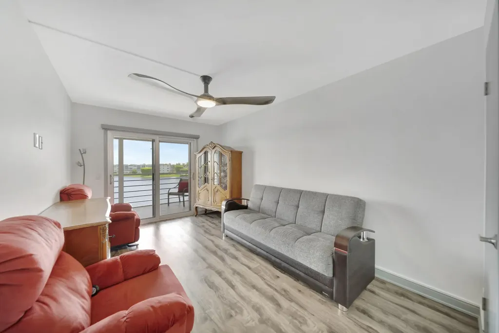 4063 Exeter D Boca Raton FL 33434