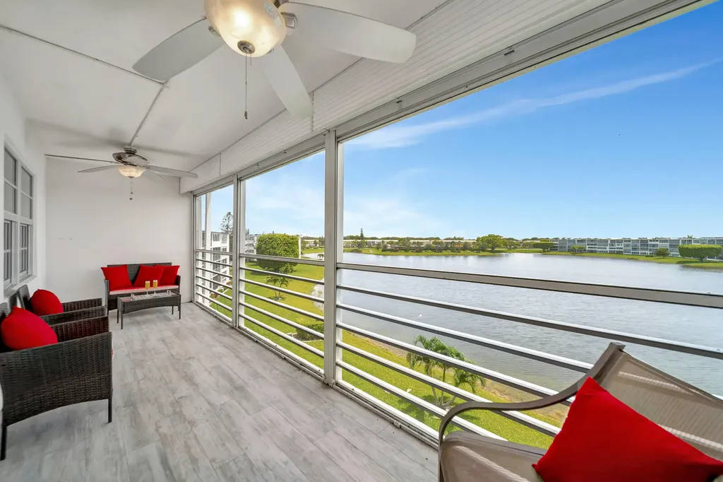4063 Exeter D Boca Raton FL 33434