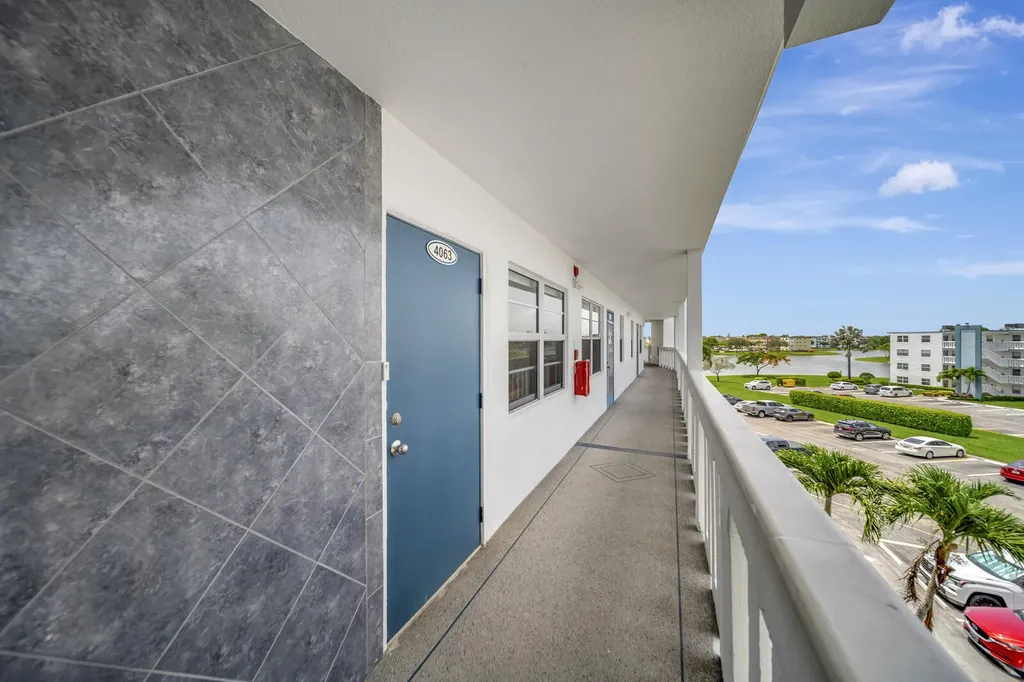 4063 Exeter D Boca Raton FL 33434