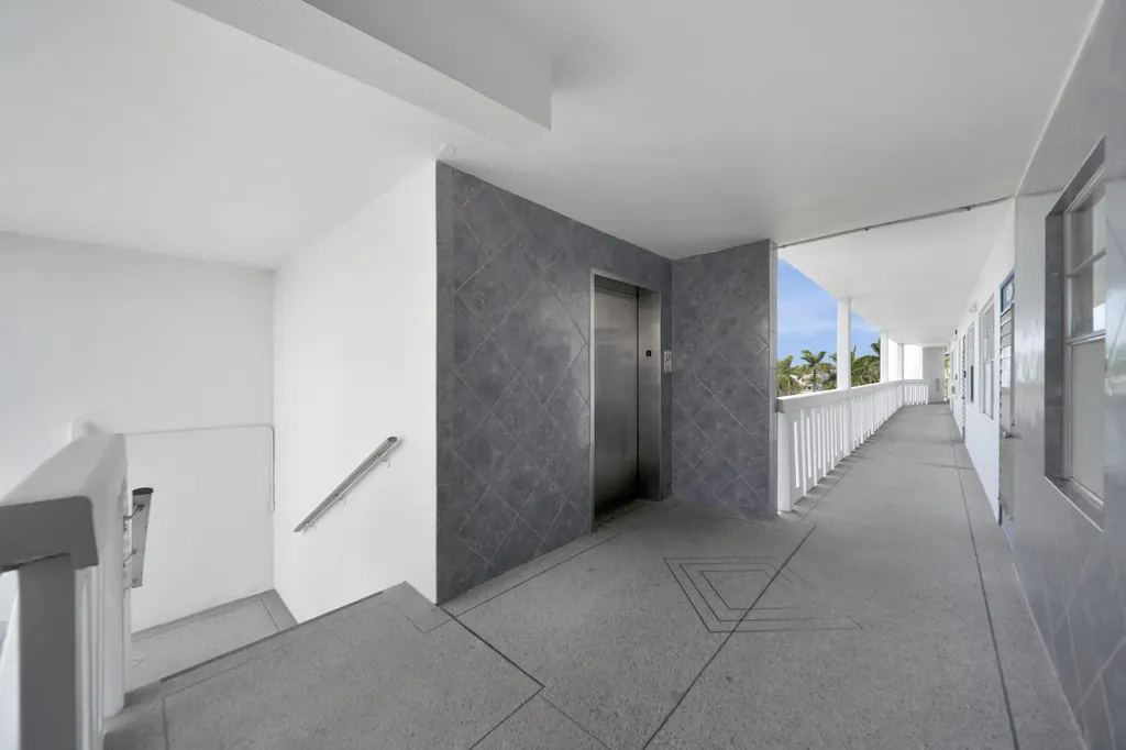4063 Exeter D Boca Raton FL 33434