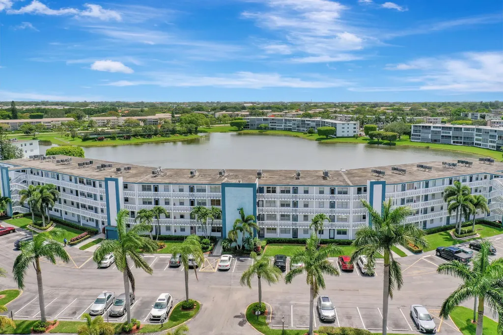 4063 Exeter D Boca Raton FL 33434