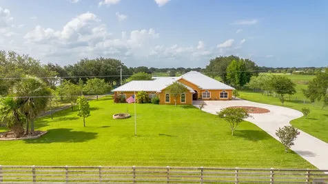 7611 SW 21st Parkway Okeechobee FL 34974
