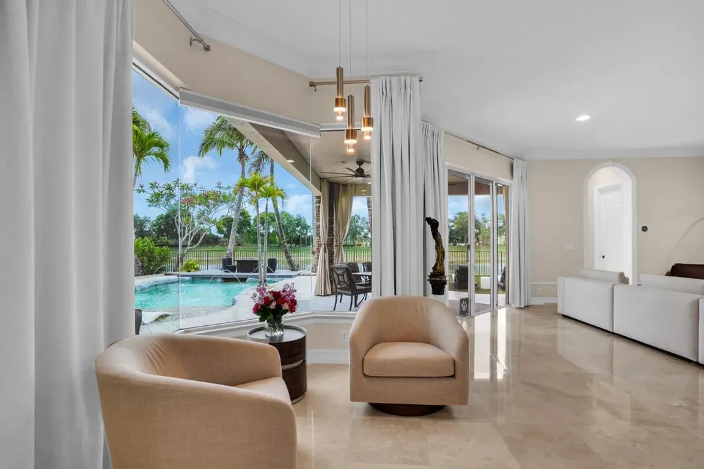 718 Edgebrook Lane West Palm Beach FL 33411