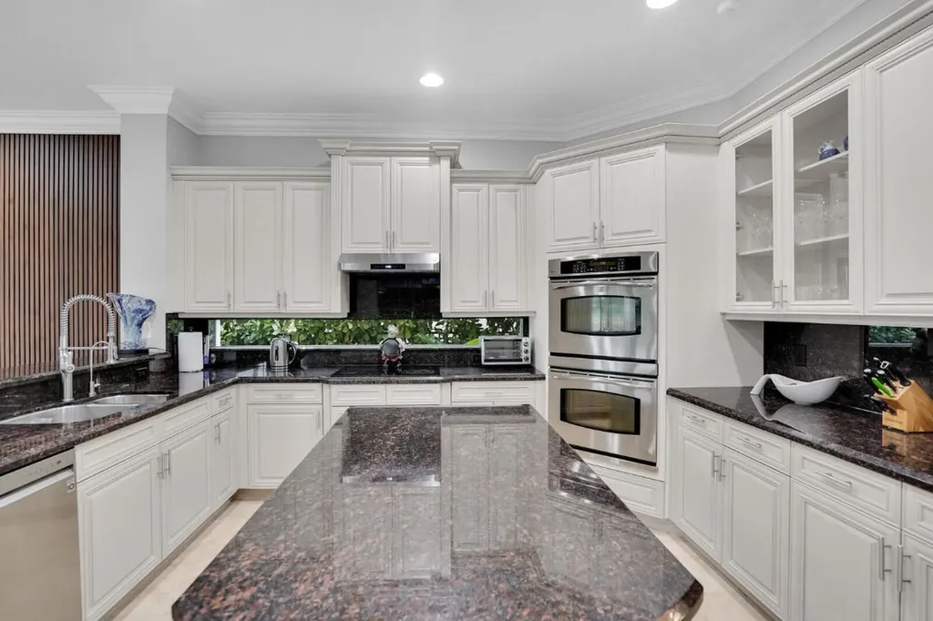 718 Edgebrook Lane West Palm Beach FL 33411