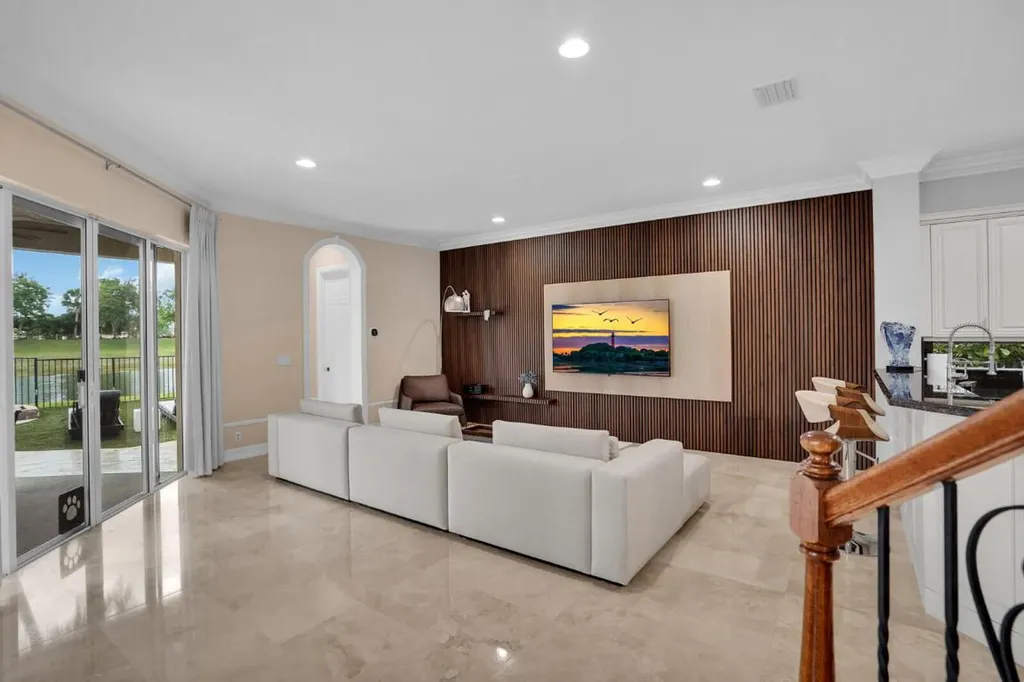 718 Edgebrook Lane West Palm Beach FL 33411