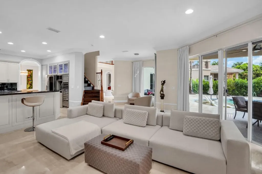 718 Edgebrook Lane West Palm Beach FL 33411