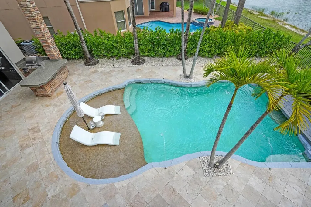 718 Edgebrook Lane West Palm Beach FL 33411