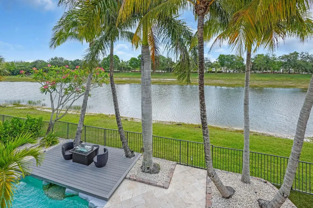 718 Edgebrook Lane West Palm Beach FL 33411