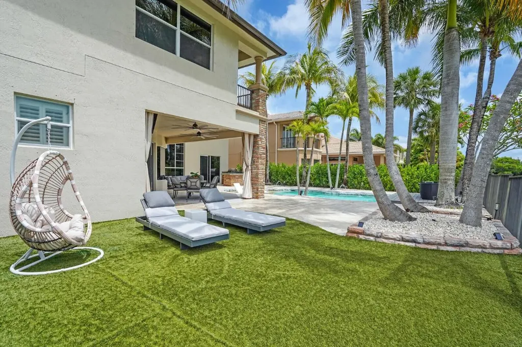 718 Edgebrook Lane West Palm Beach FL 33411