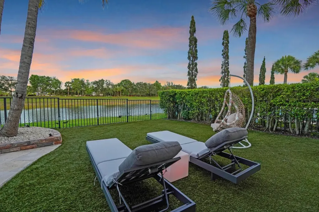 718 Edgebrook Lane West Palm Beach FL 33411