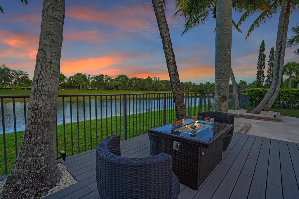 718 Edgebrook Lane West Palm Beach FL 33411