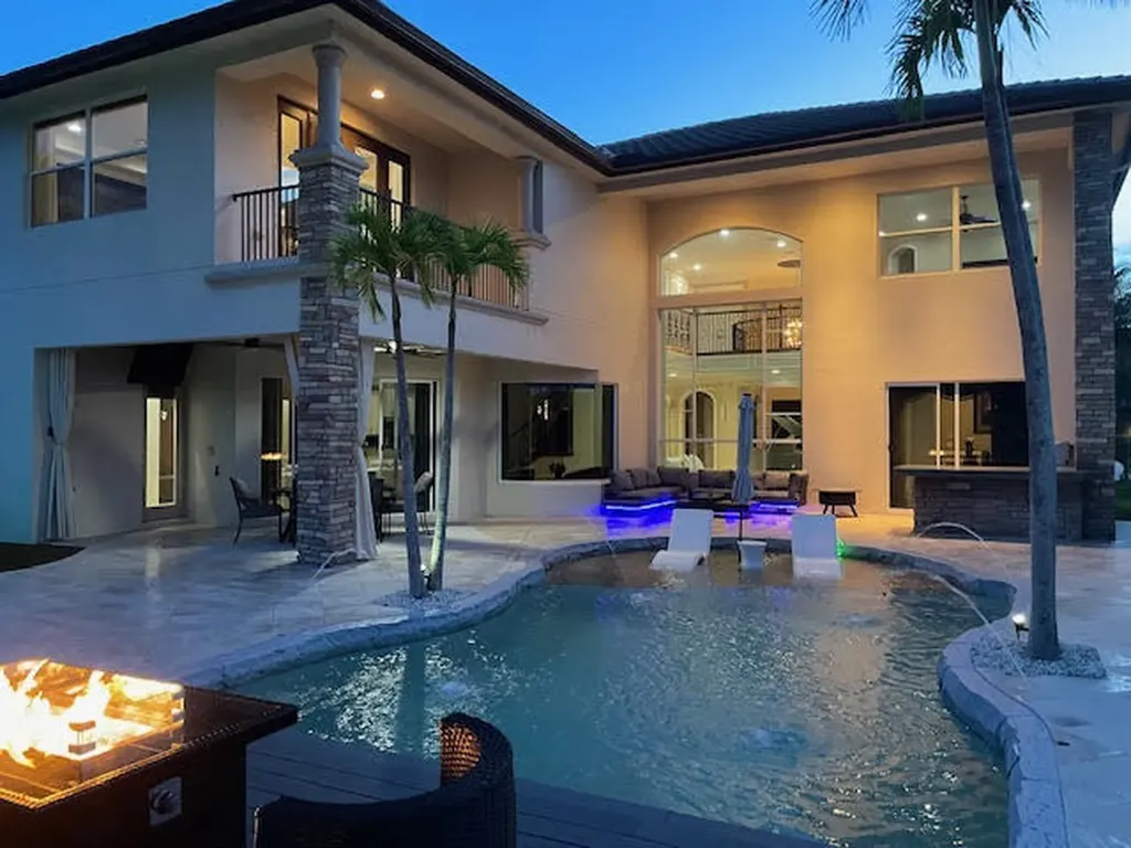 718 Edgebrook Lane West Palm Beach FL 33411
