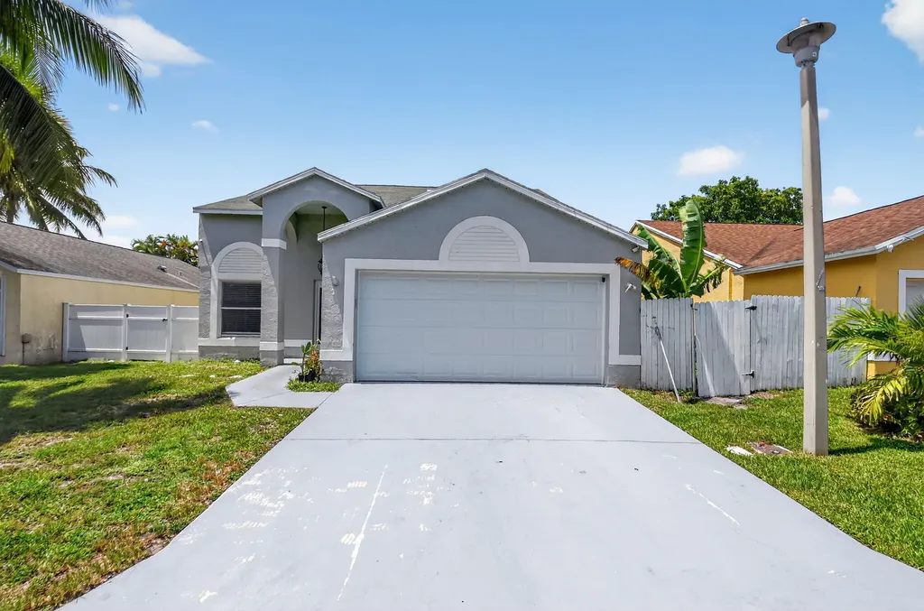 3 Ripley Way Boynton Beach FL 33426