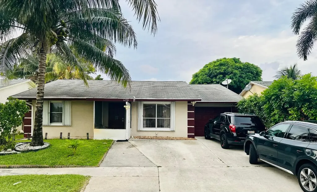 6198 Wauconda Way W Lake Worth FL 33463