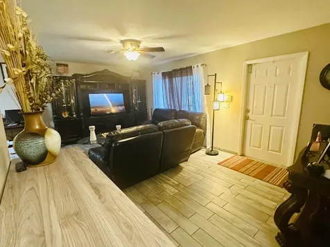 6198 Wauconda Way W Lake Worth FL 33463