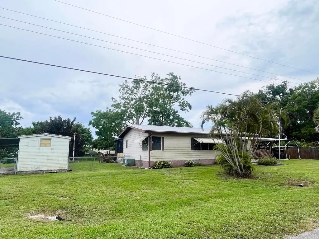 3628 SE 27th Street Okeechobee FL 34974