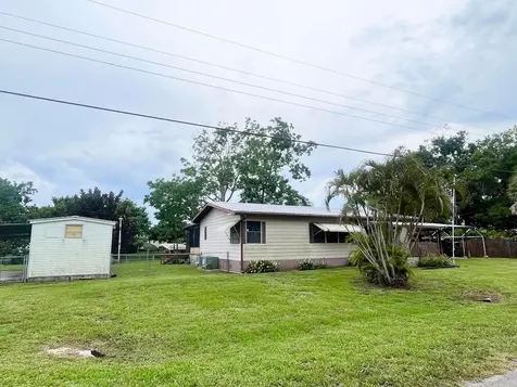 3628 SE 27th Street Okeechobee FL 34974