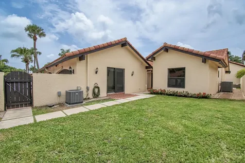 21695 San Simeon Circle Boca Raton FL 33433