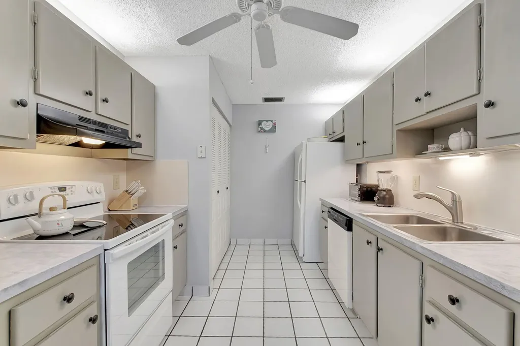 14195 Campanelli Drive Delray Beach FL 33484