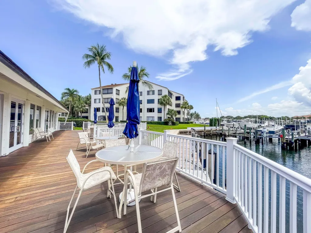 325 Oak Harbour Drive Juno Beach FL 33408