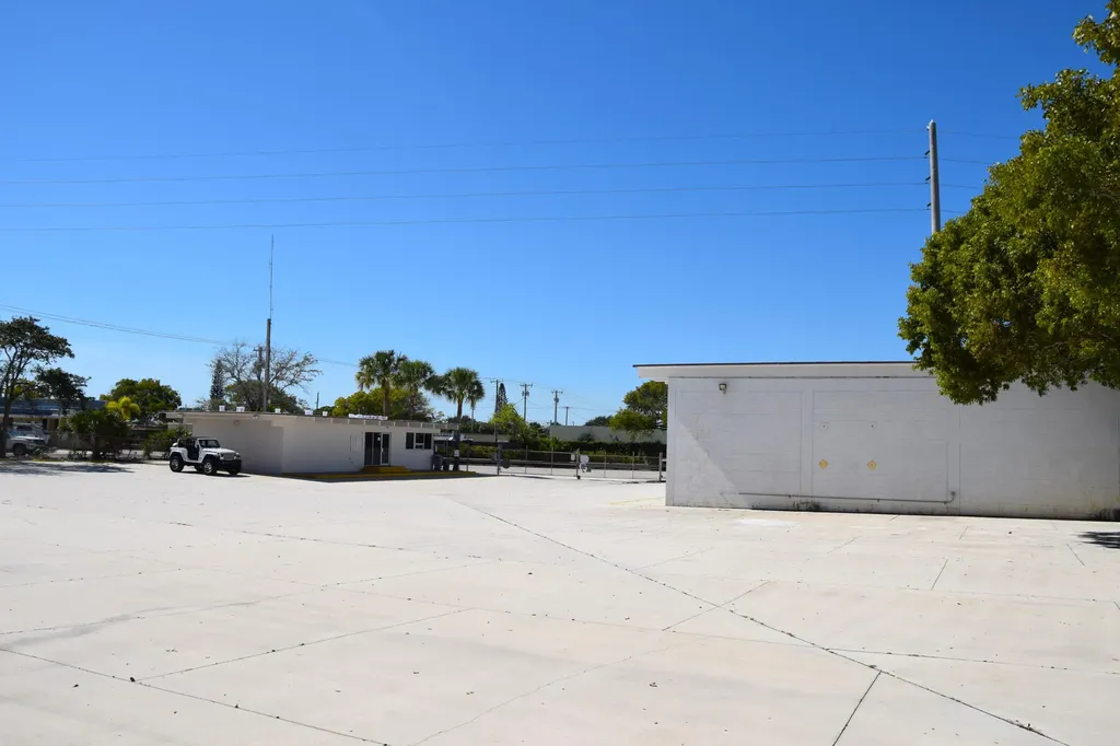 281 Old Dixie Highway Tequesta FL 33469