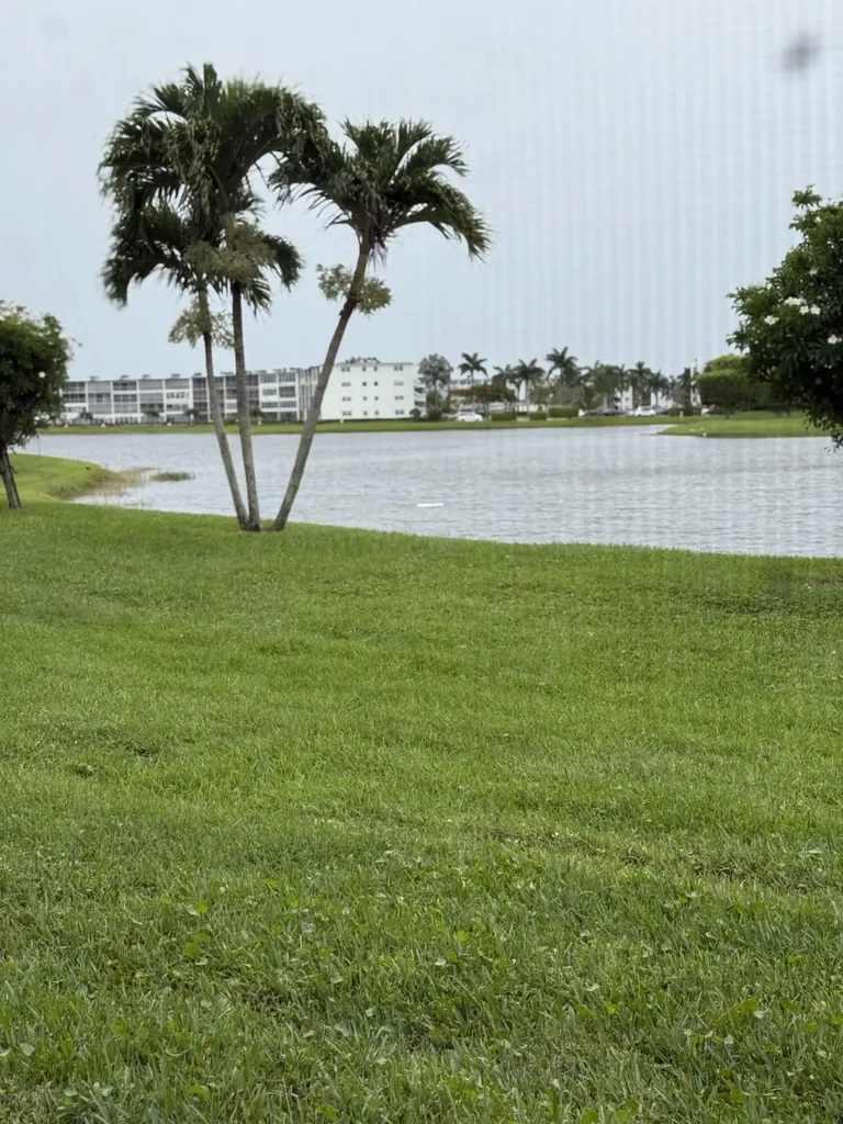 1046 Wolverton C Boca Raton FL 33434