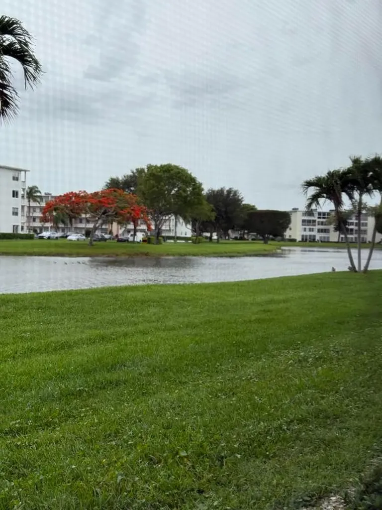 1046 Wolverton C Boca Raton FL 33434
