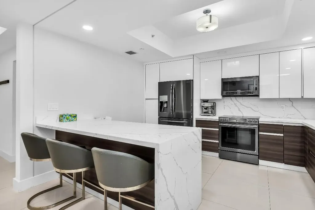 3330 NE 190th Street Aventura FL 33180