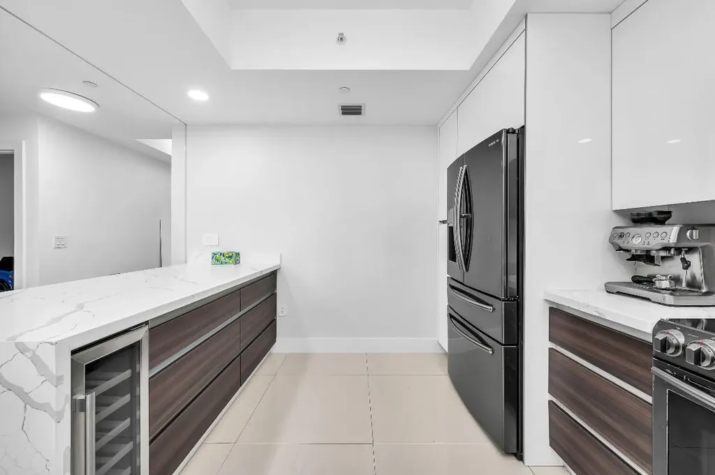 3330 NE 190th Street Aventura FL 33180