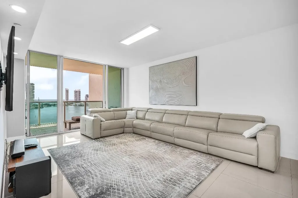 3330 NE 190th Street Aventura FL 33180