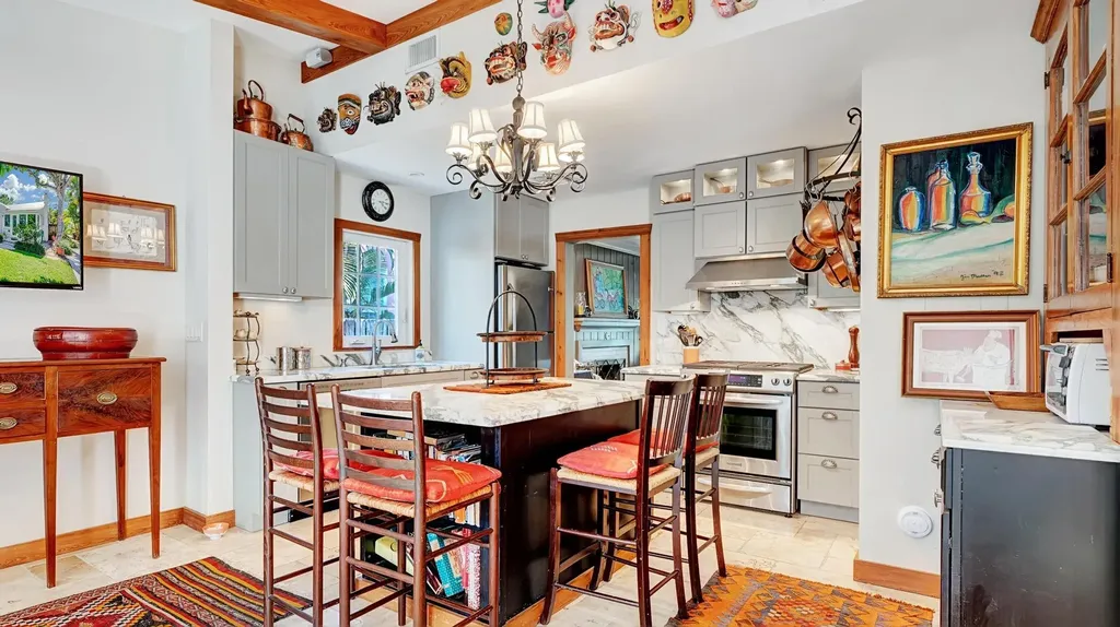 42 Palm Square Delray Beach FL 33483