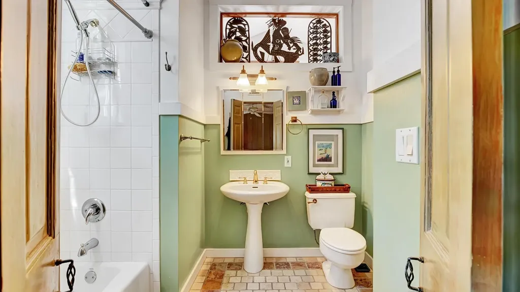 42 Palm Square Delray Beach FL 33483