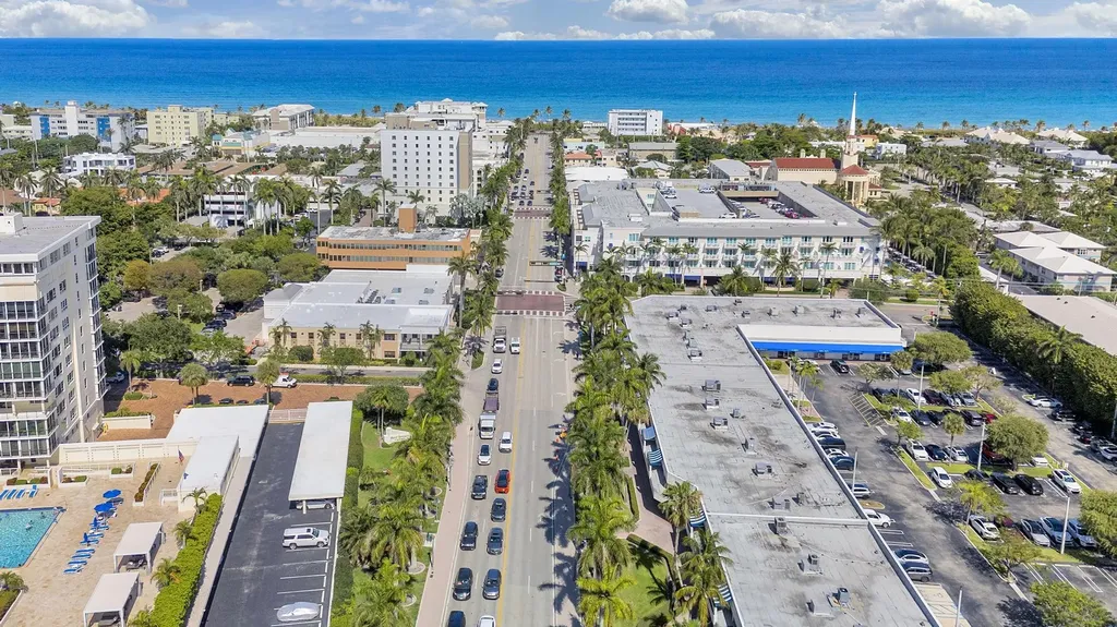 42 Palm Square Delray Beach FL 33483