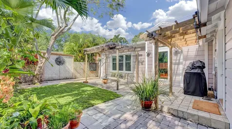 42 Palm Square Delray Beach FL 33483
