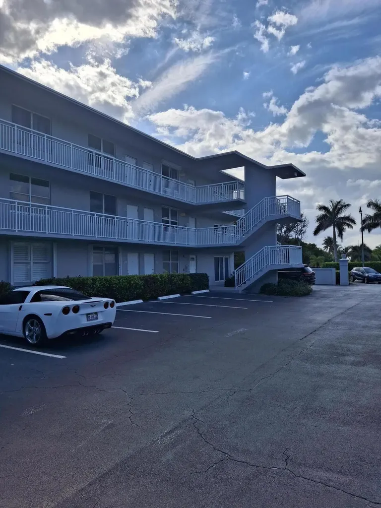 2565 S Ocean 2060 Boulevard Palm Beach FL 33480