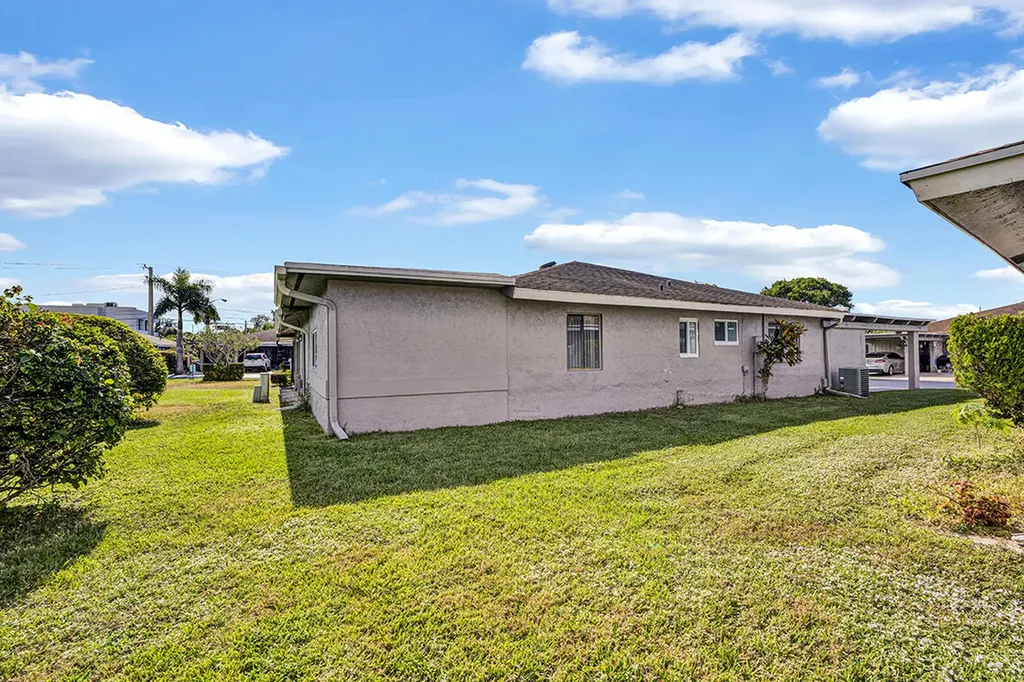 6722 Moonlit Drive Delray Beach FL 33446